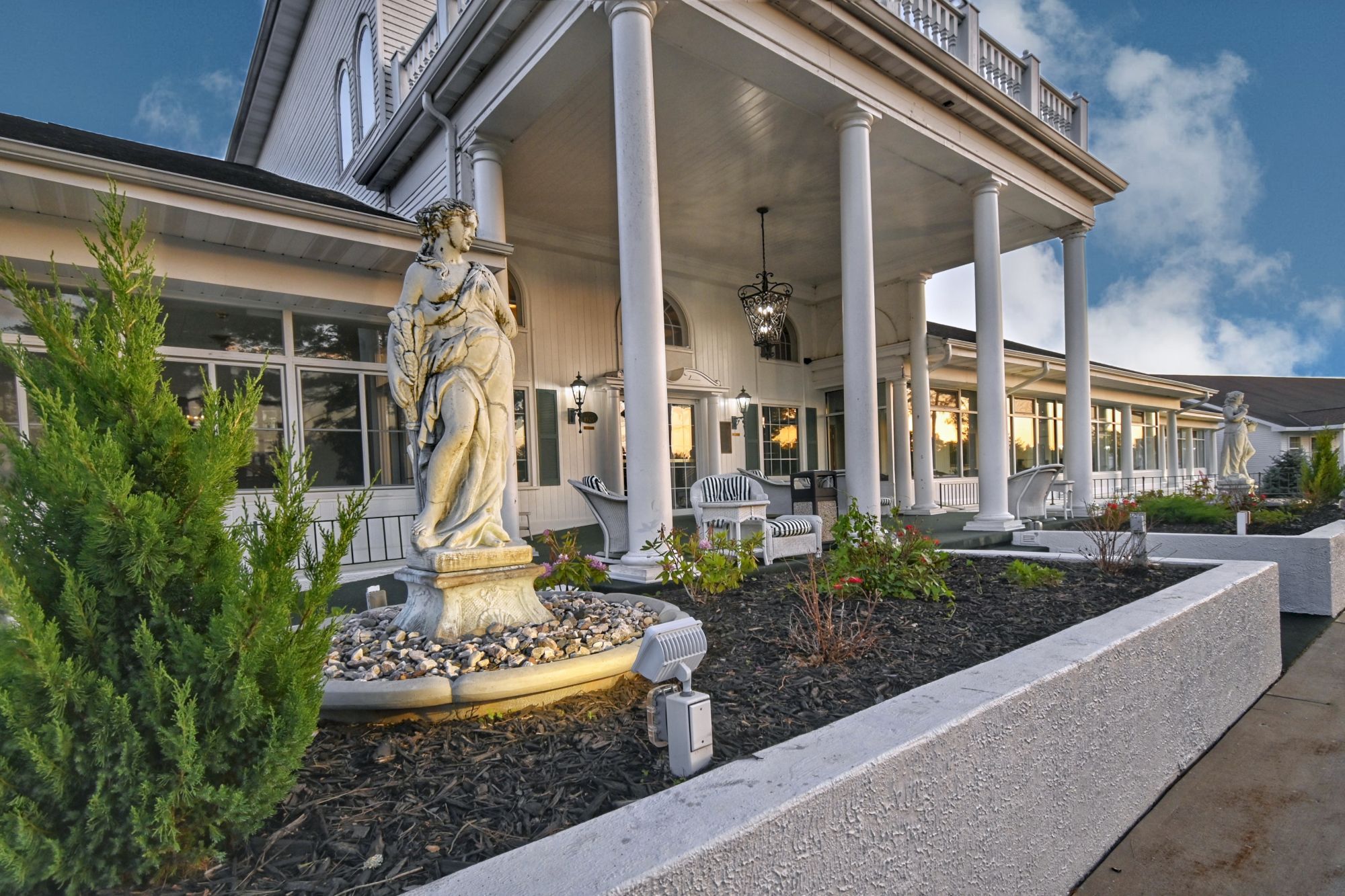 The Four Seasons Island Resort