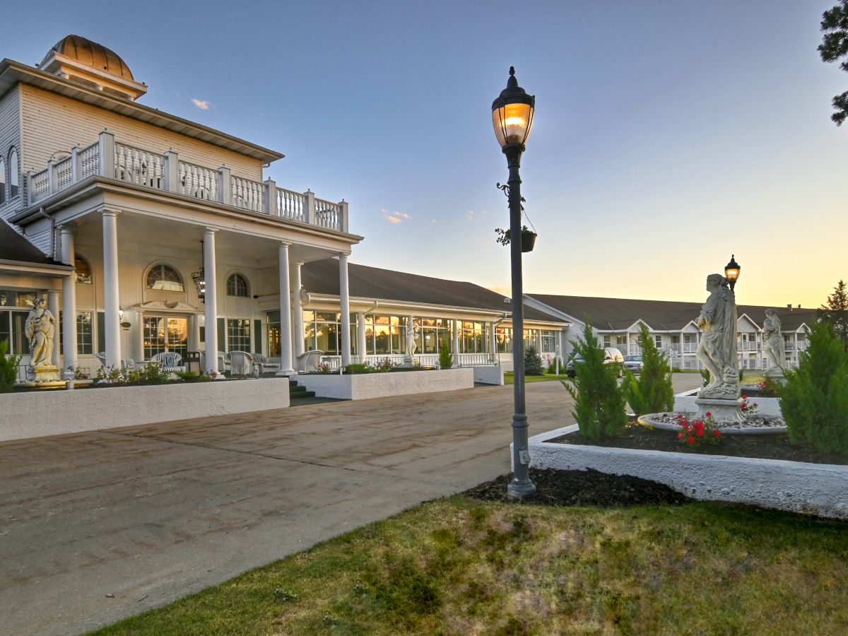 The Four Seasons Island Resort