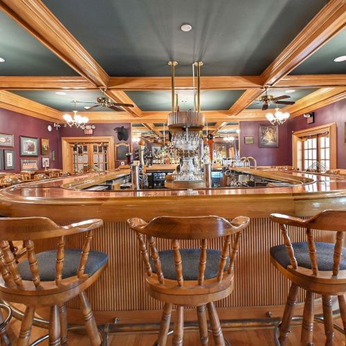 The Lounge Bar is a dedicated island bar, serving both soft and alcoholic drinks to the resort guests.
